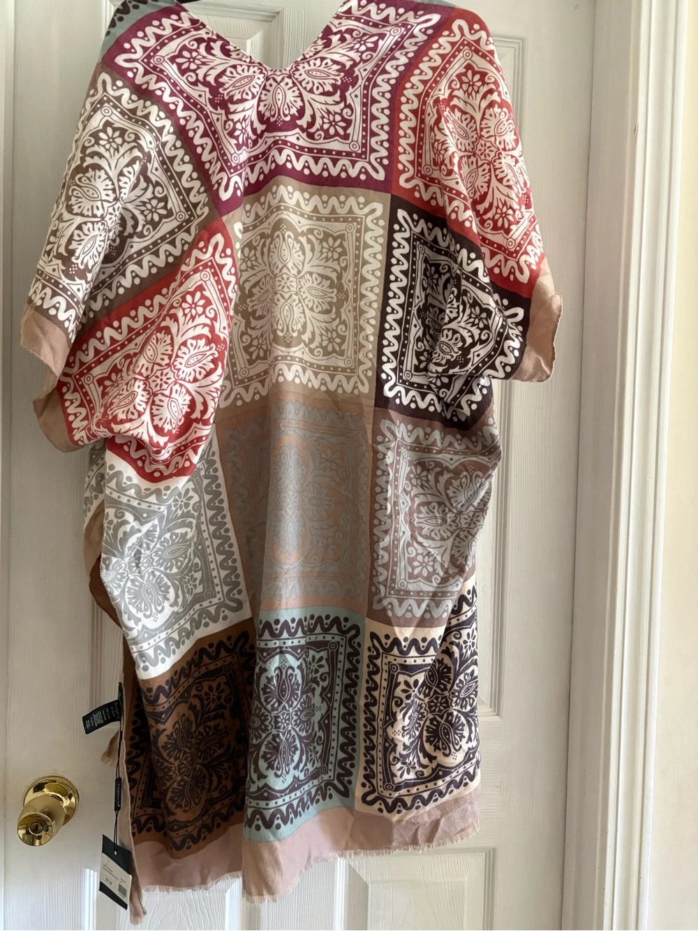 Do everything in love Multicolor Bandana-Print Kimono — Neutral & Purple Accents
